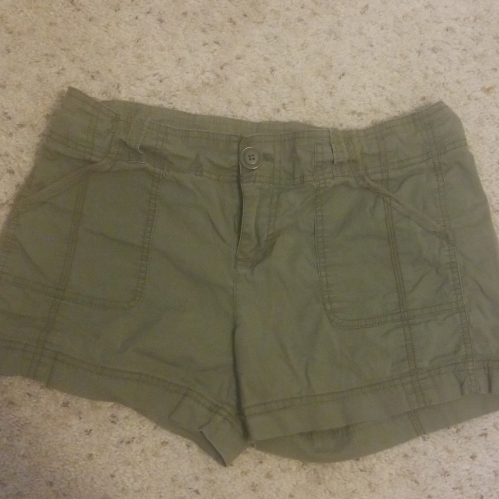 Old Navy Khaki Green Shorts - Size 6